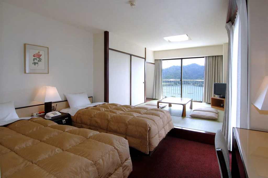 Resorpia Kumihama