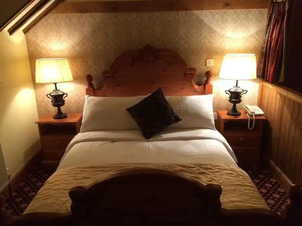 Bridport Arms Hotel