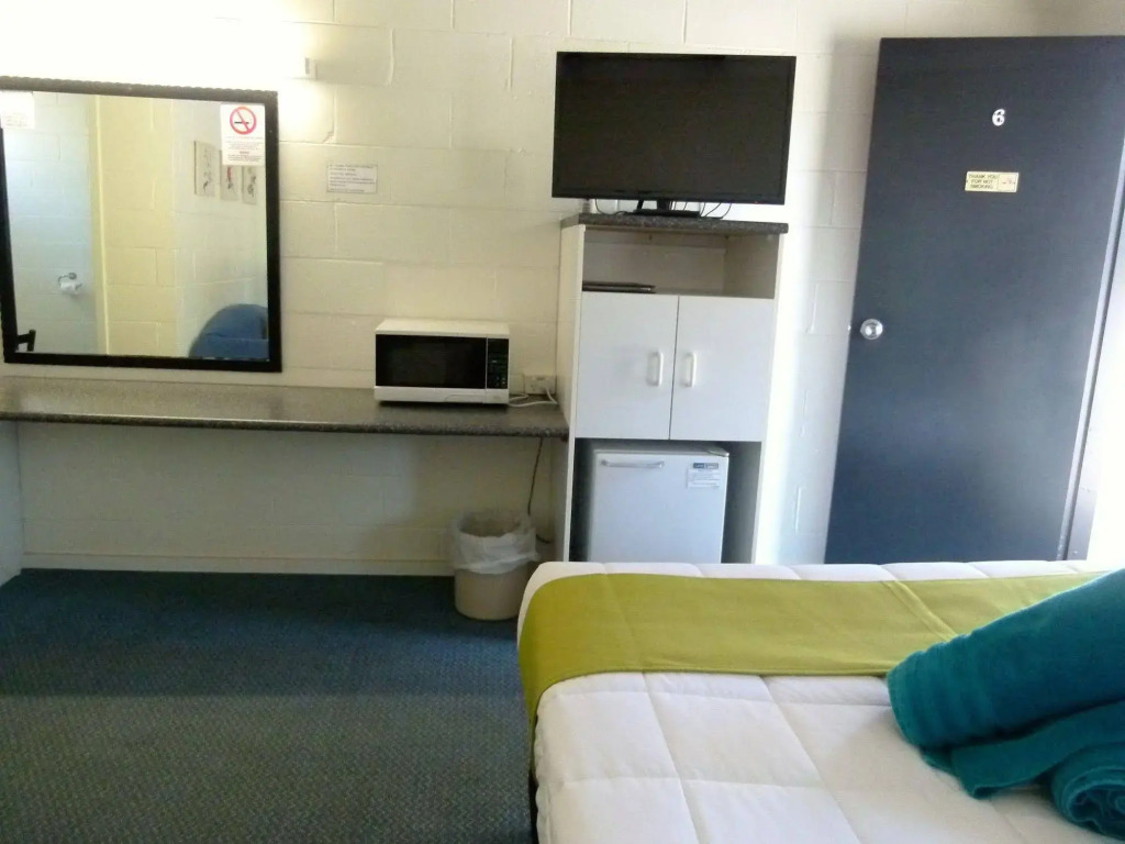 Azalea Motel - Under New Management