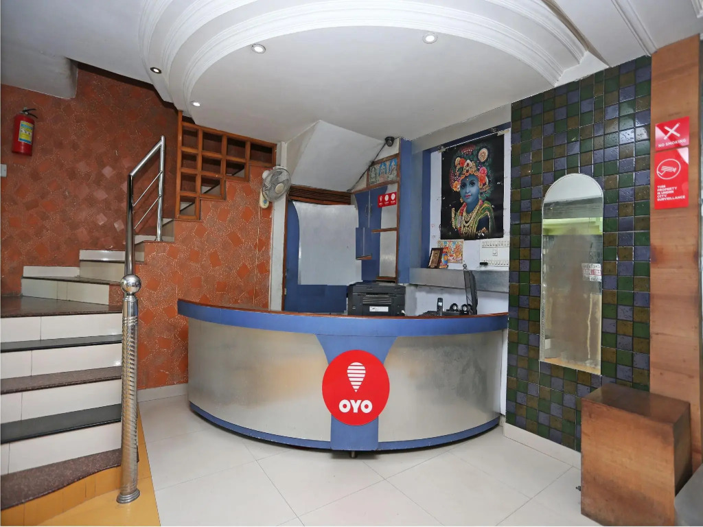 OYO 4406 Hotel Arya Palace