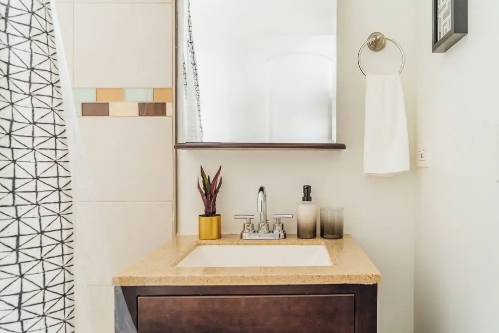 2BR Apt Furnished - Grace 11-1