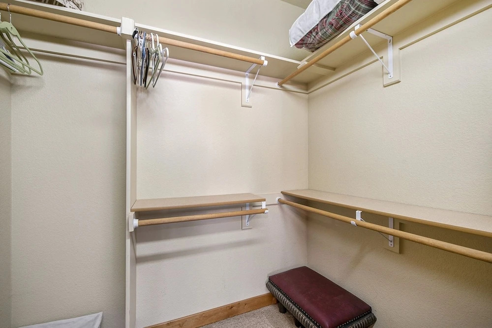 Fall River Retreat - Monthly Long-term Vacation Rental 3 Bedroom Townhouse by RedAwning