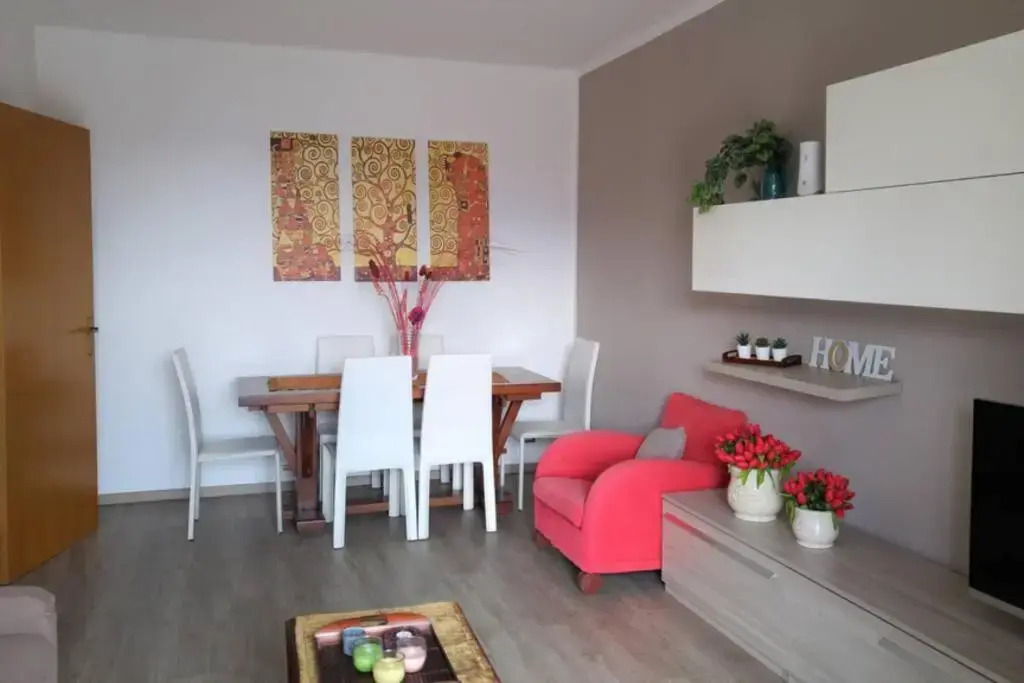 Feel at Home - LETIZIA LAKE HOUSE