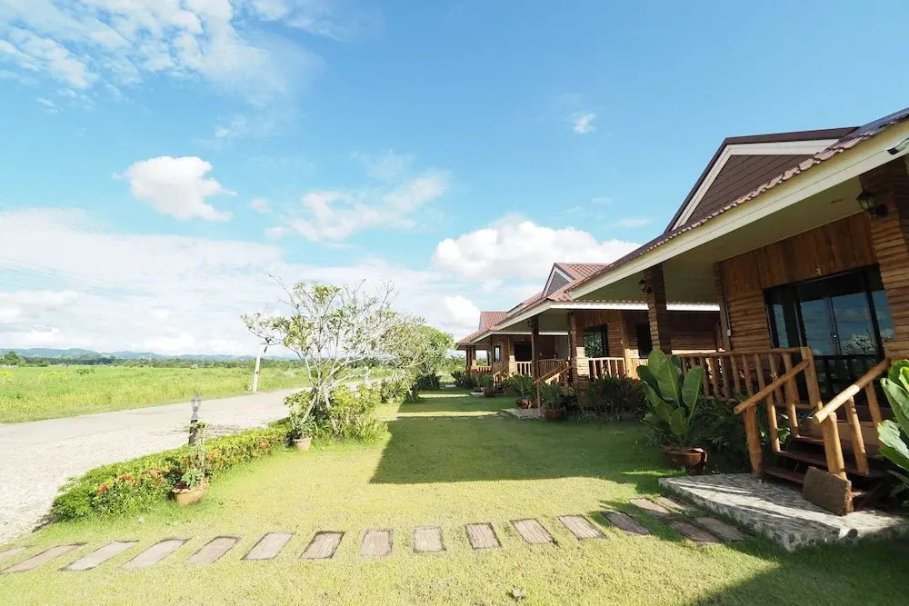 Chomna Resort