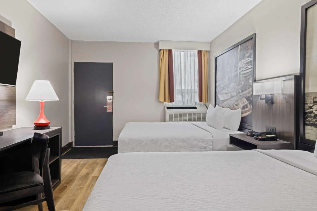 Super 8 by Wyndham Thunder Bay