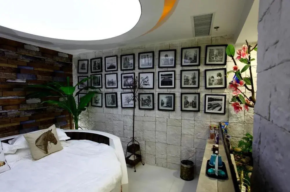 Wuhan U and I Theme Hotel