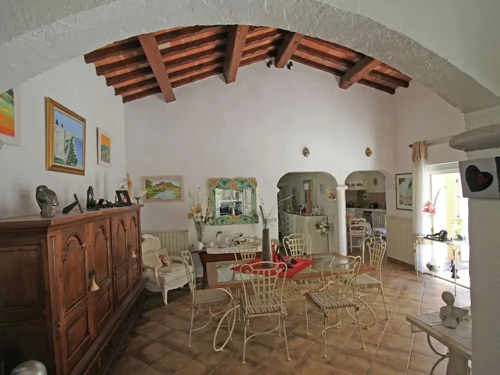 Cozy Holiday Home at Roquebrune-sur-argens With Pool