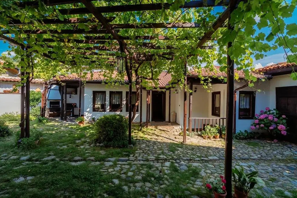 The Zoev House