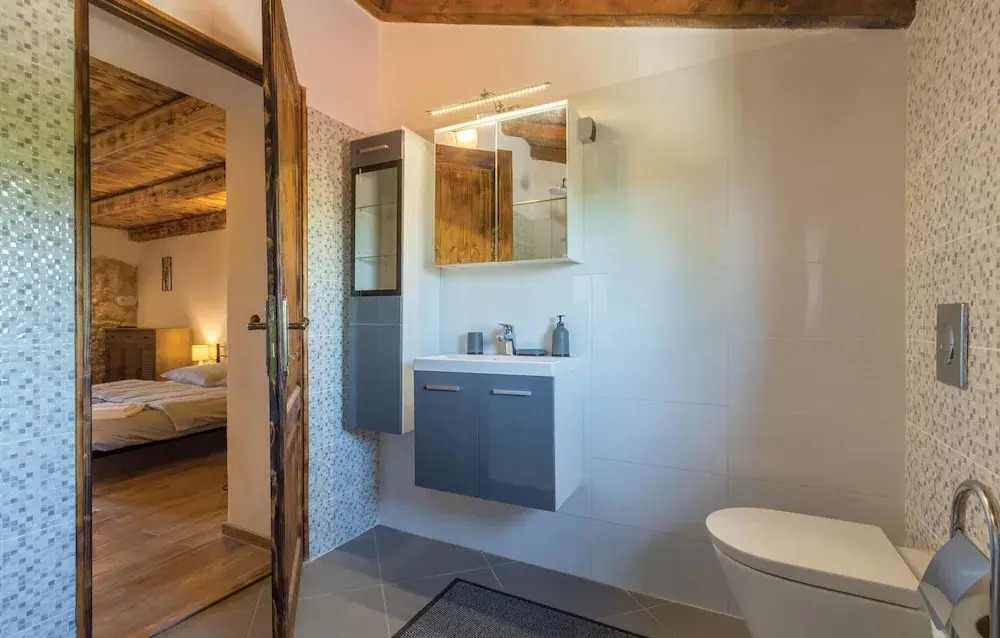 2 Bedroom Beautiful Home In Porec