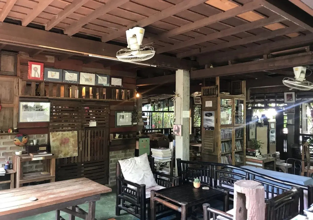 Banban Nannan Library and Guesthome