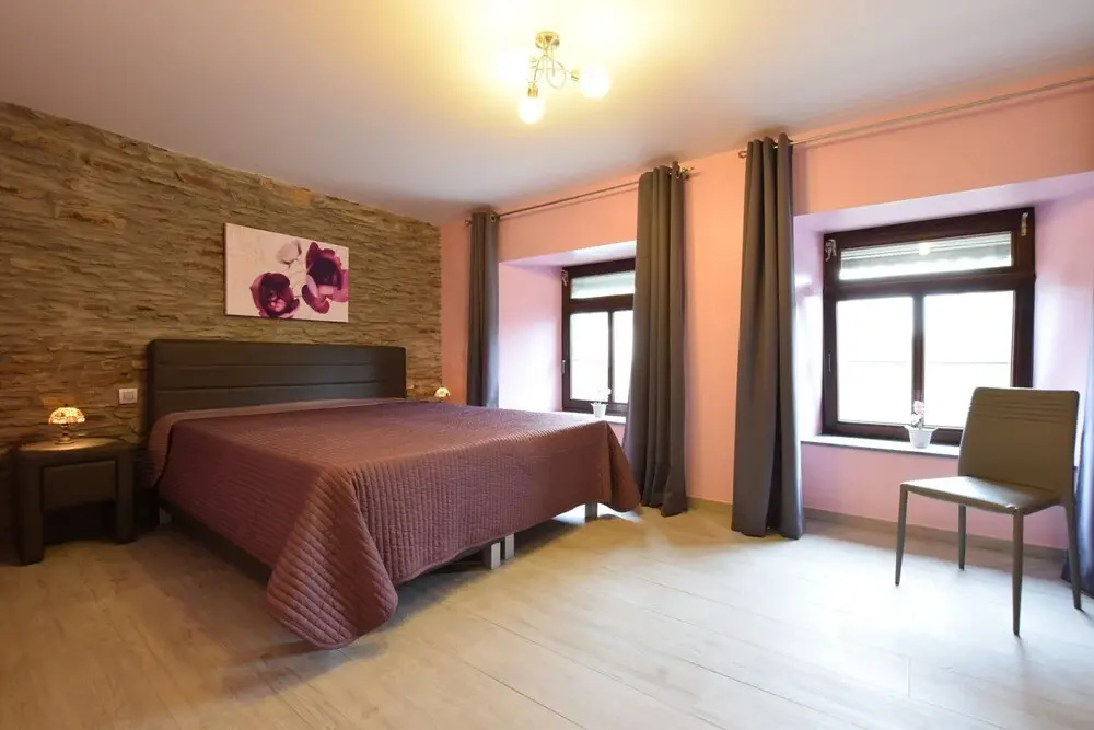 Pretty Cottage with 2 Bathrooms near Neufchateau