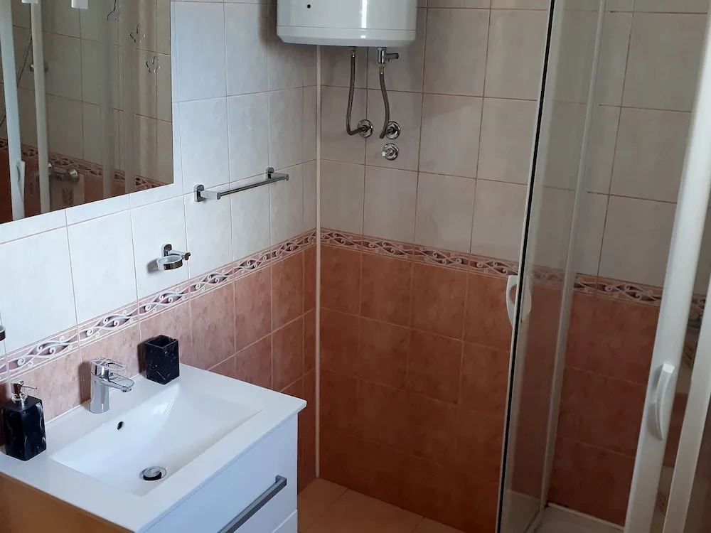 Modern Apartment in Bibinje With Pool