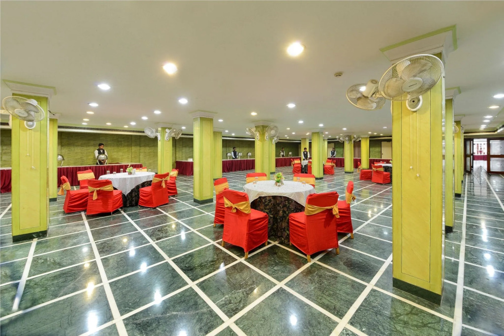 Hotel Ashish Palace