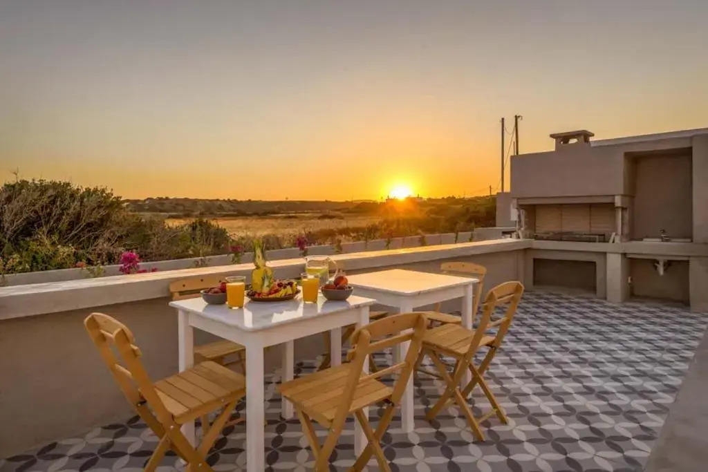 Seashore Villa - Luxury Beachfront - Pool & Sea View
