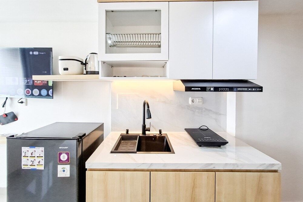 Good Location Studio At Cisauk Point Apartment