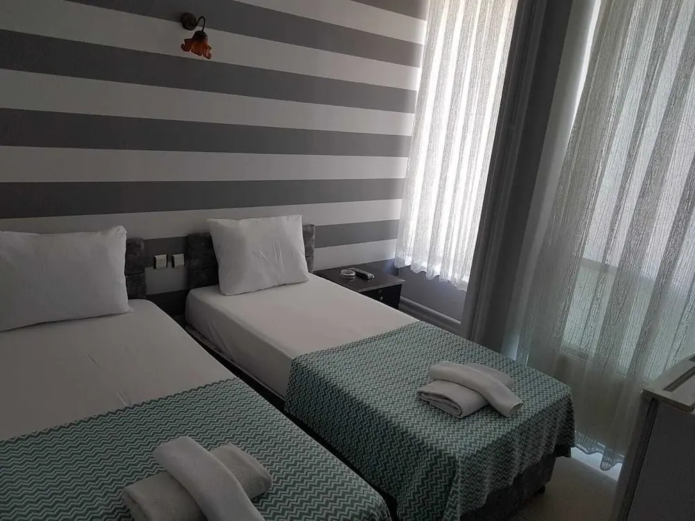 Deluxe Hotel