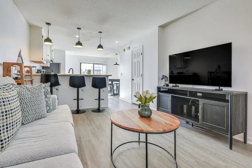 1 Mi to Beach: Cozy Grand Strand Townhome!