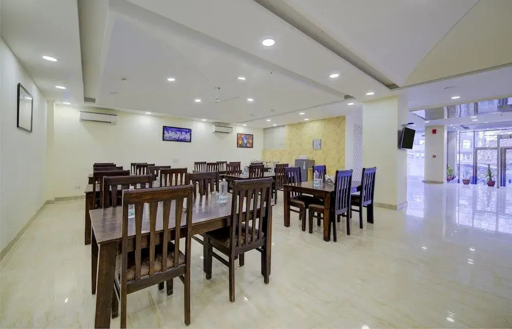The Hosteller Delhi, International Airport