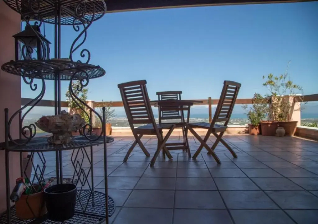 Comfortable residence with unique views