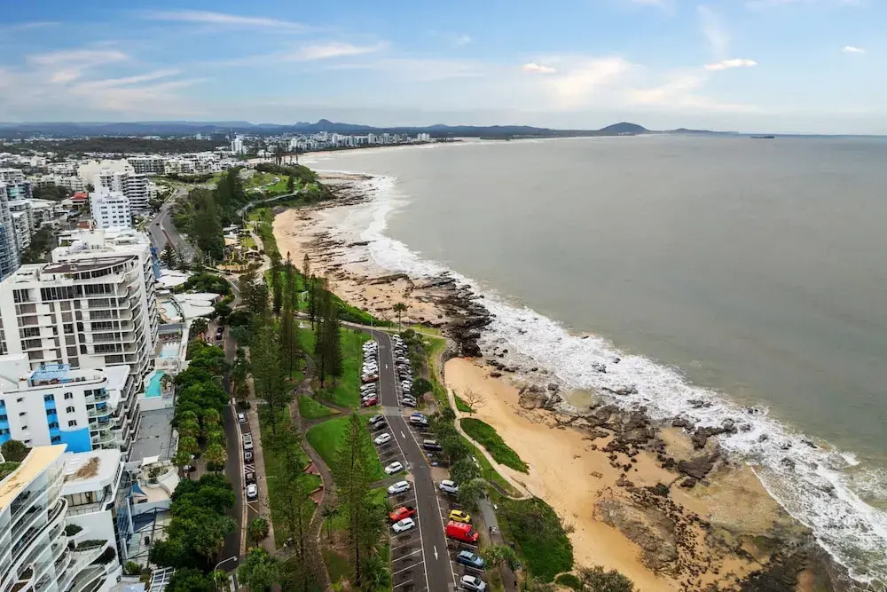 Stylish 3BR Oceanfront Stay by Mooloolaba Esp