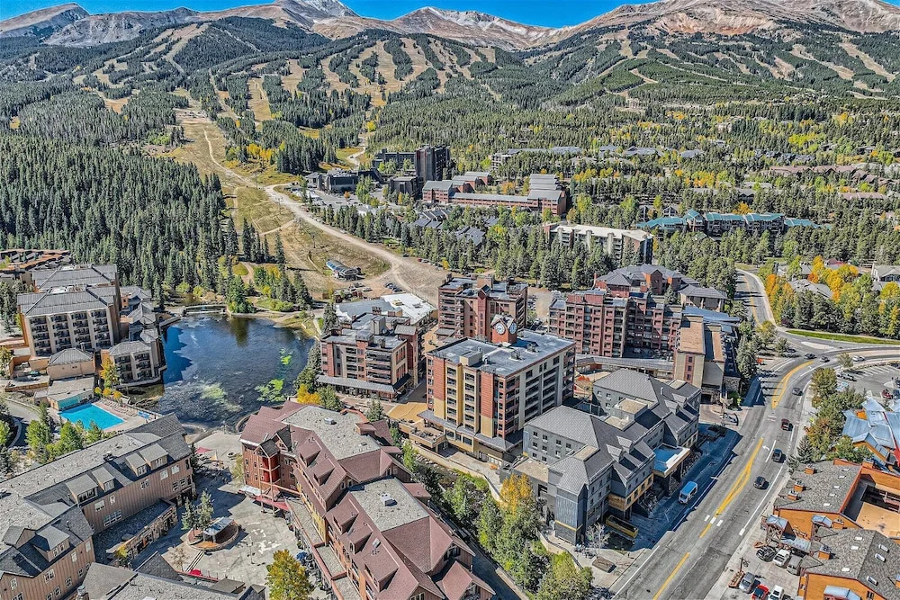 Your Next Vacay at Peak 9 Ski-in/ski-out