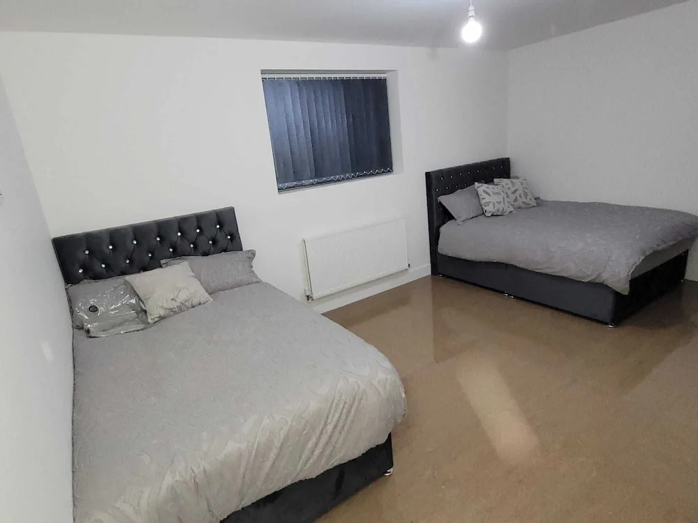 Stunning 2-bed Apartment in Manchester Built 2023