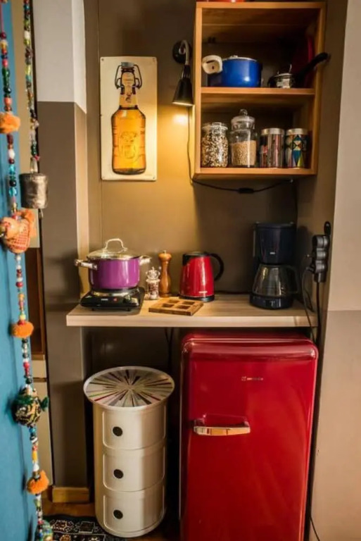 Living Like in a Cottage in the Center of Athens