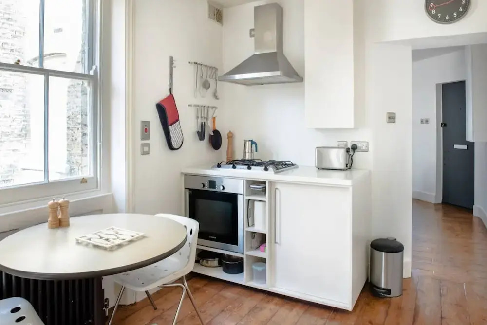 Sunny Boutique Apartment With Private Roof Terrace