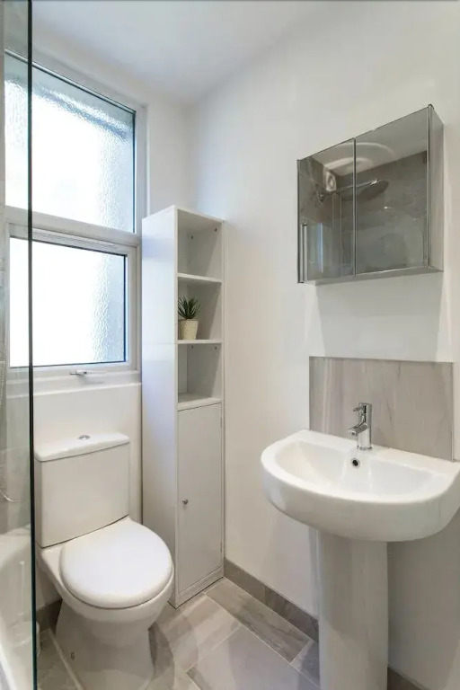 Sleek 2BR flat in Hither Green, by Mountsfield Park