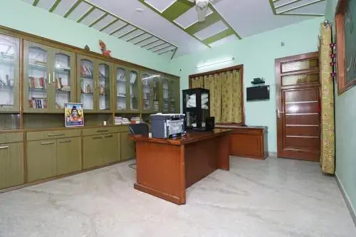 Love Guest House By OYO Rooms