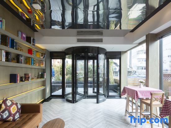 Qingmu Shang Hotel (Nanjing Xinjiekou Subway Station Central Mall)