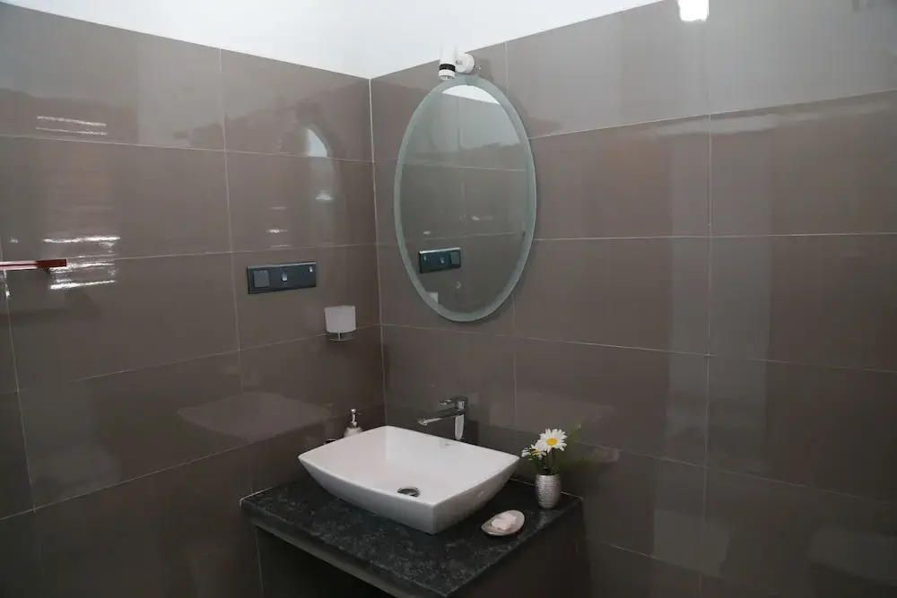 Golden Shower Inn