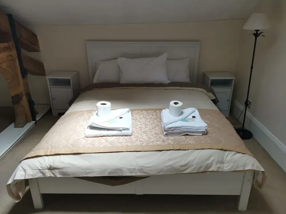 Princess Park Manor Shared Luxury Apartment