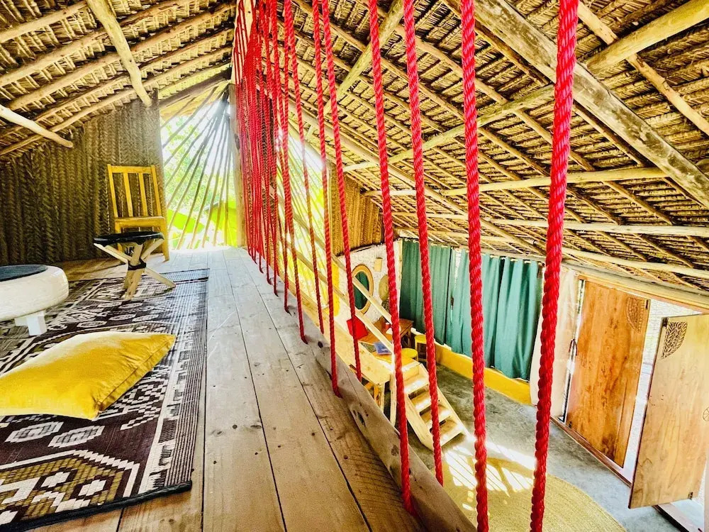 Kameleon Blue Arts Lodge
