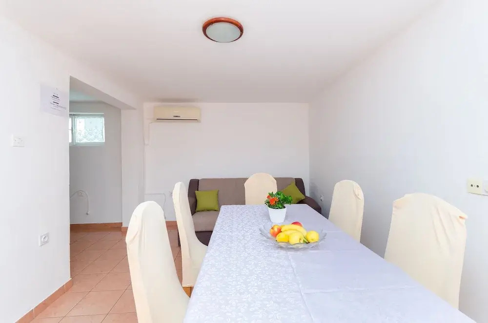 Apartments Snjezana