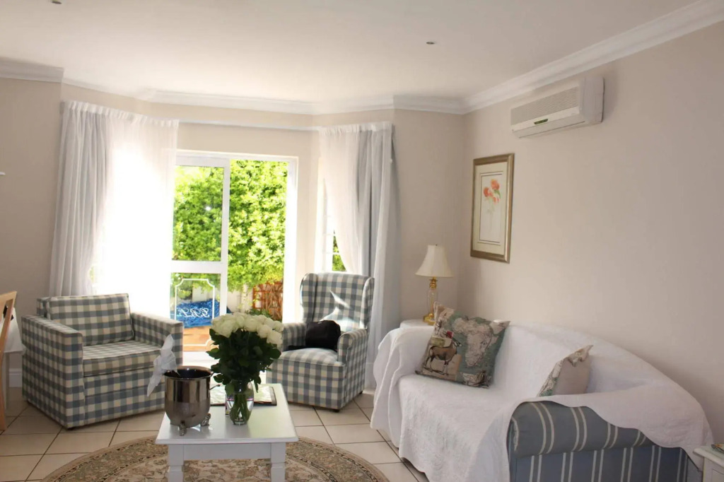 Gordons Beach Lodge