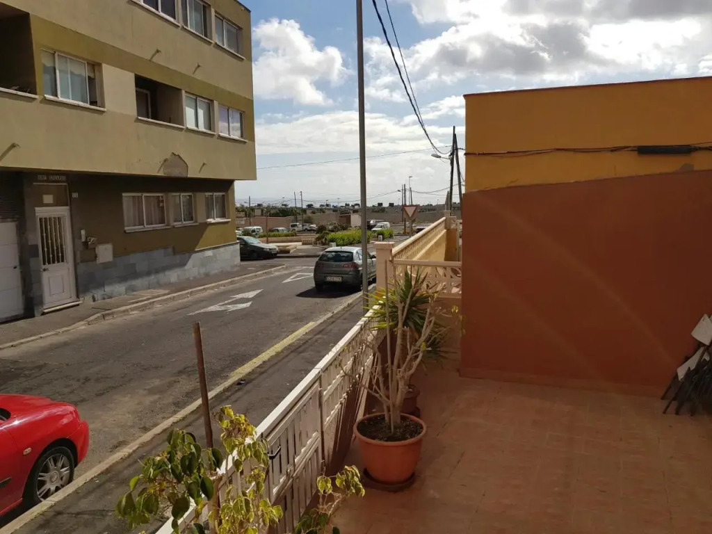 San Isidro. 2 rooms. Quiet terrace