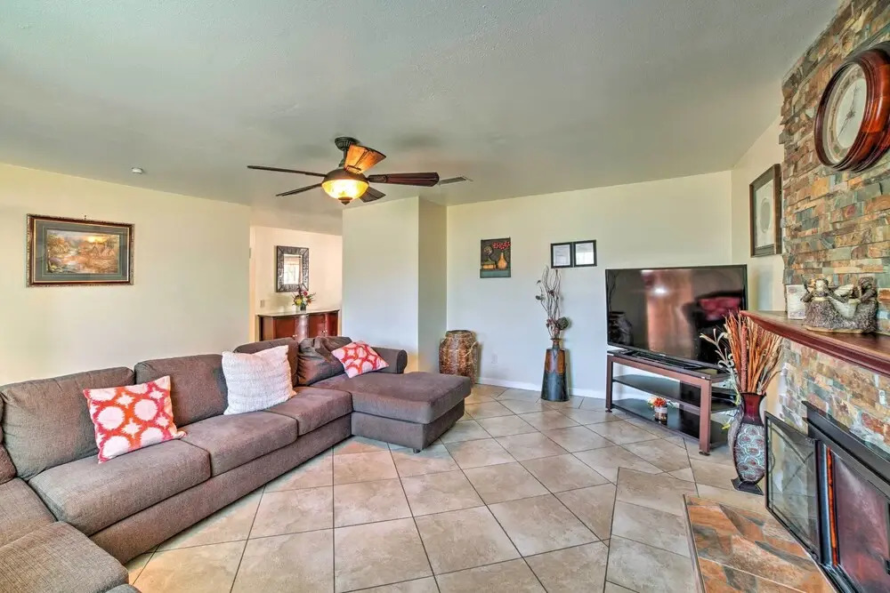 Family-friendly Home w/ Basketball Court!