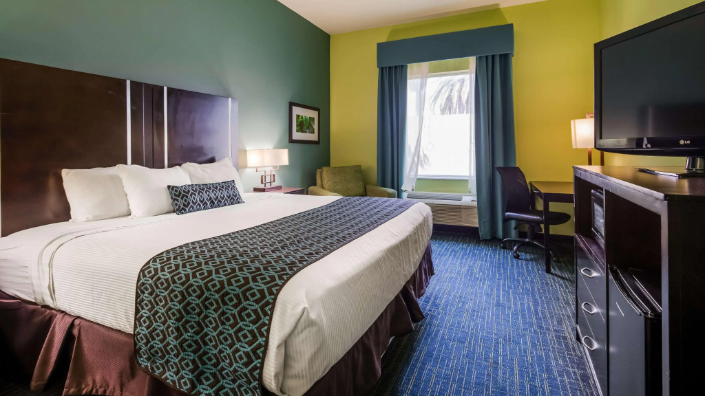 Best Western Plus Carrizo Springs Inn & Suites