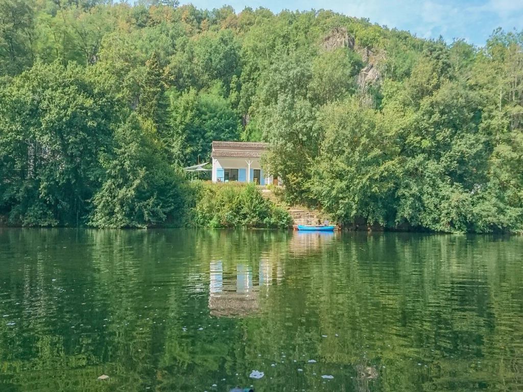 Villa in Bruniquel by Aveyron River