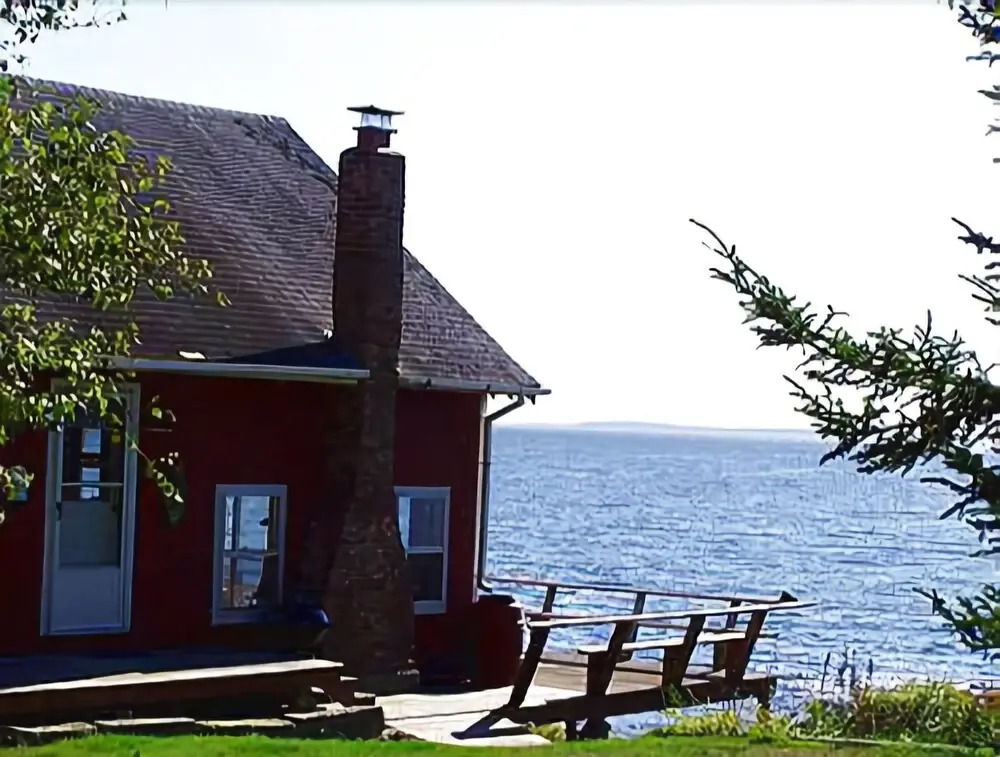 House at the Point - One Bedroom Home