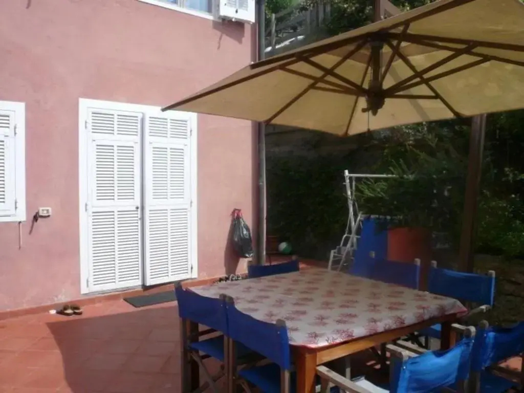 Ferienwohnung für 4 Personen 2 Kinder ca 50 m in Finale Ligure, Italienische Riviera Palmenriviera