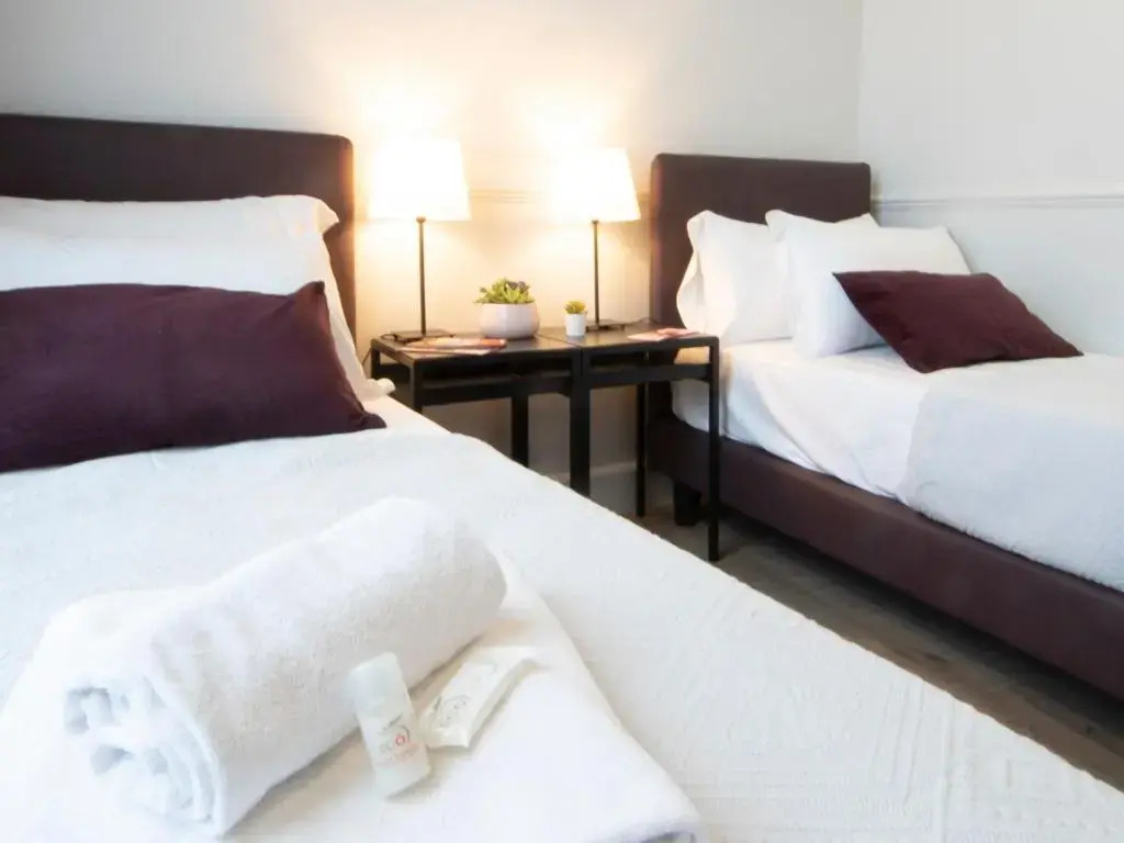Gemini Suites Navona