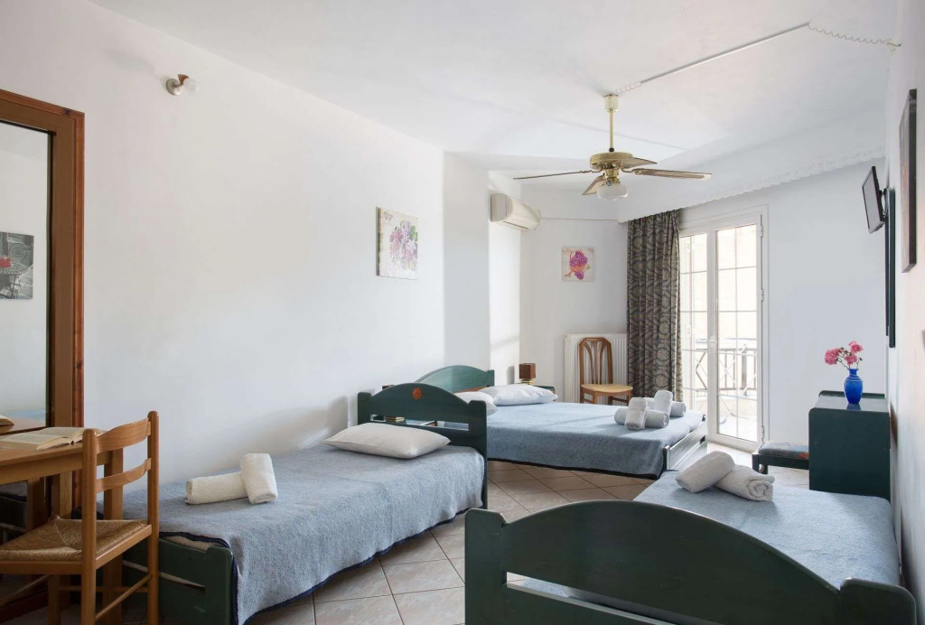 Malvasia Corner Studios - ex Romeos House