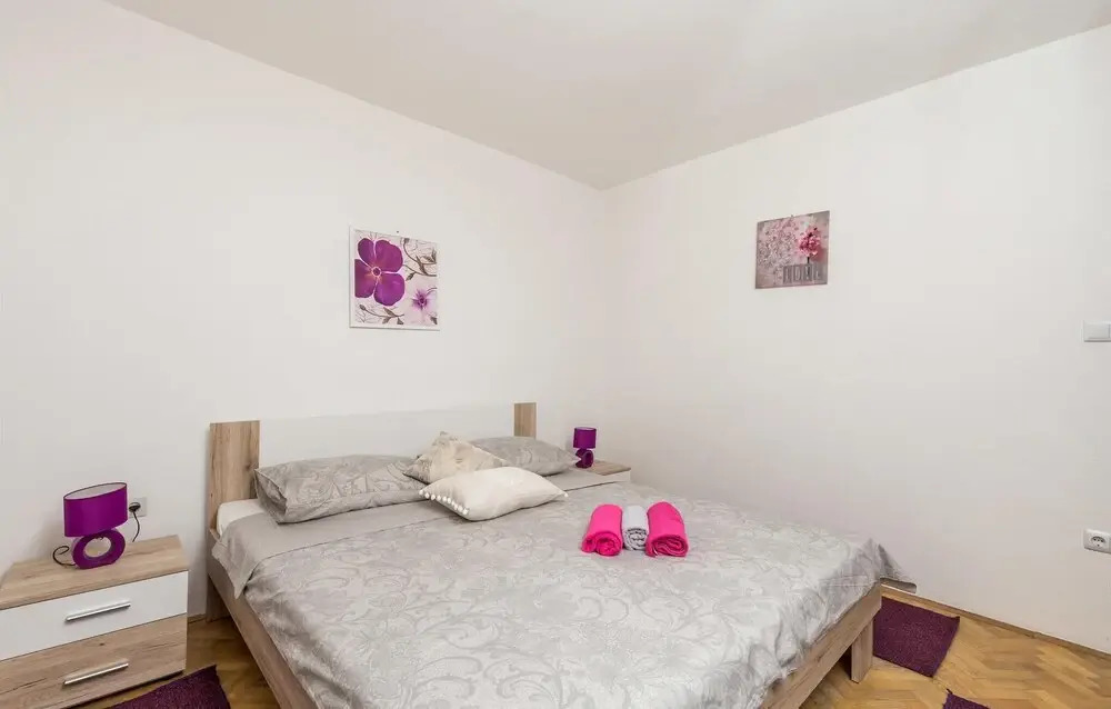 Nice Home in Pag With Wifi and 5 Bedrooms