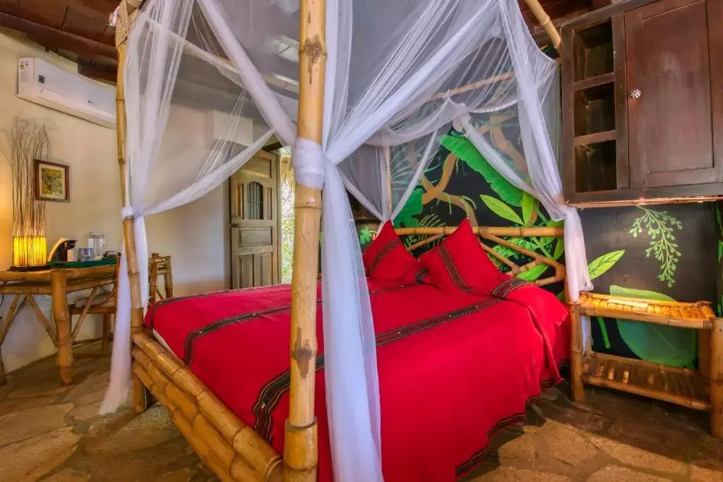 Hotel Punta Teonoste