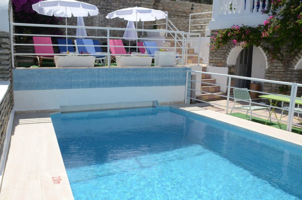 Ayisigi Hotel