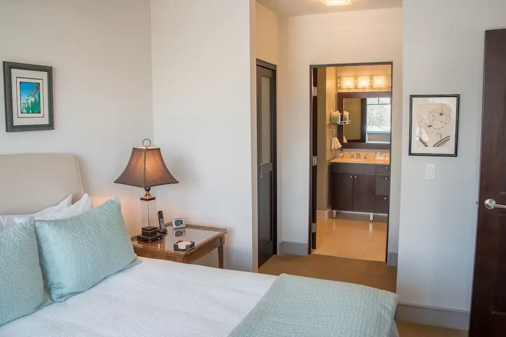 Evergreen Condominium #22 1 Bedroom 2 Bathrooms Condo