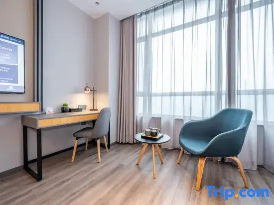 HomeInn Business Hotel (Weifang Yixin Street North of High-speed Railway Station)