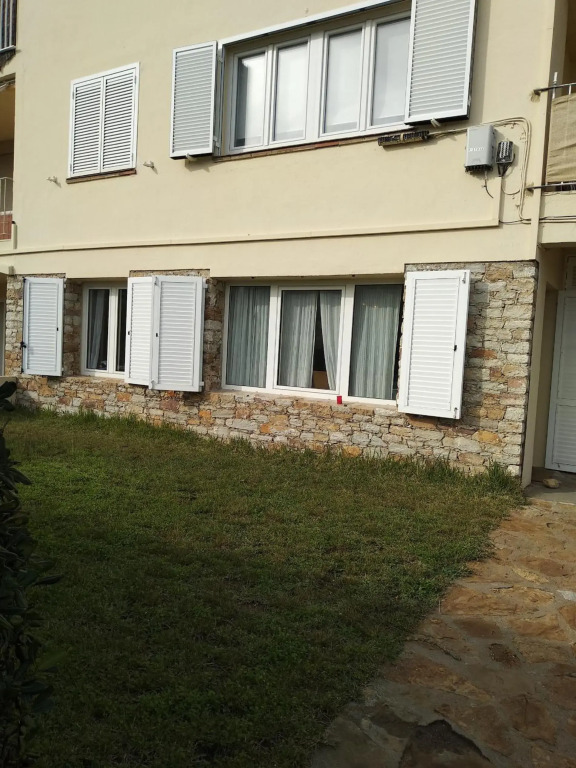 Sea front apartment in Platja Pals with terrace and parking